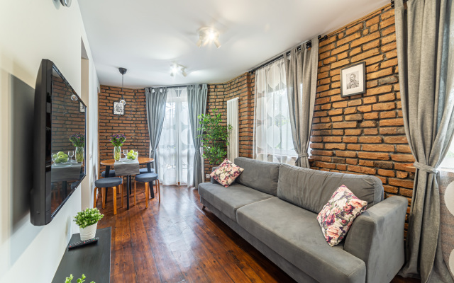 M1C Lyuks Apartments