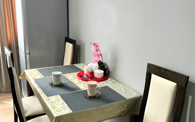 Prostornaya Dvukhkomnatnaya Flat