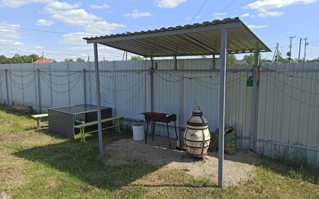 Частный дом у реки