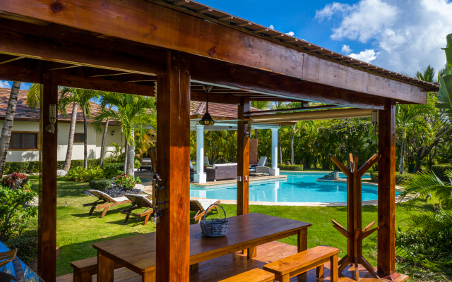 Luxury & Stunning Villa in Cocotal with Pool Villa