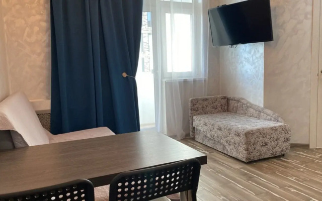 Apartments Dvukhkomnatnye S Balkonom Uyutny Dom Na Smolnoy 44