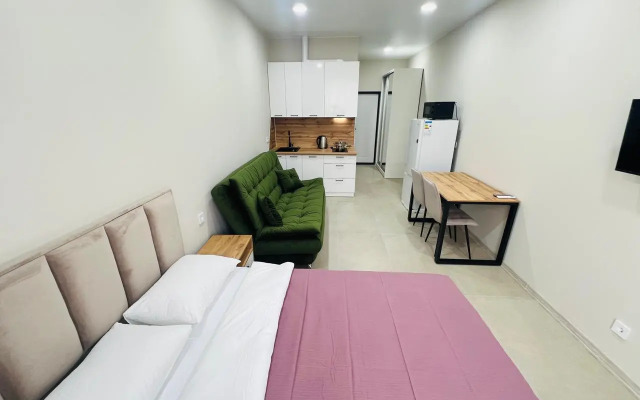 Svetlaya Studiya S Kukhney V Apart-Komplekse S Basseynom Apartments
