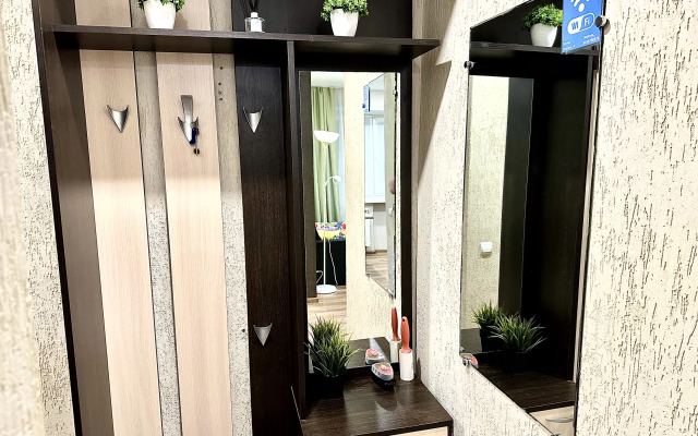 Квартира трехкомнатная рядом с ТЦ Тополь Cети апартаментов На время