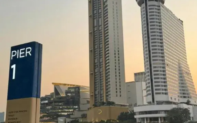 Holiday Inn Express and Suites Bangkok Central Pier by IHG