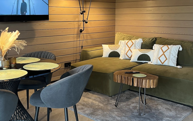 Частный дом Lakeside house