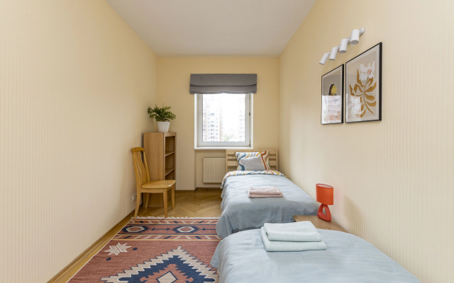 Prostornaya S Dvumya Spalnyami Flat