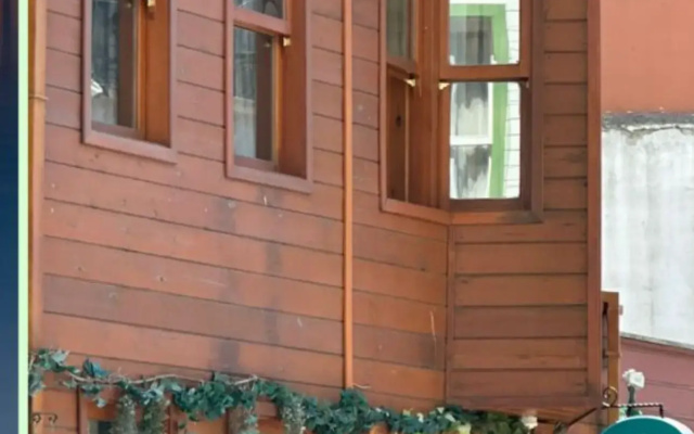 Отель Tree House