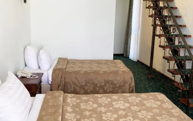 Hotel Russia