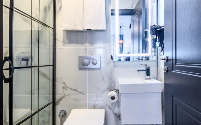 Отель Solin Airport Hotel