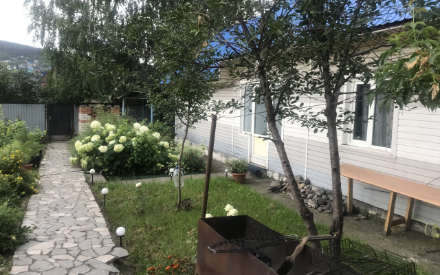 V Gornom Altae Guest house