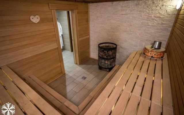 Sportivno-Gostinichnyij Kompleks Zima-Leto Hotel