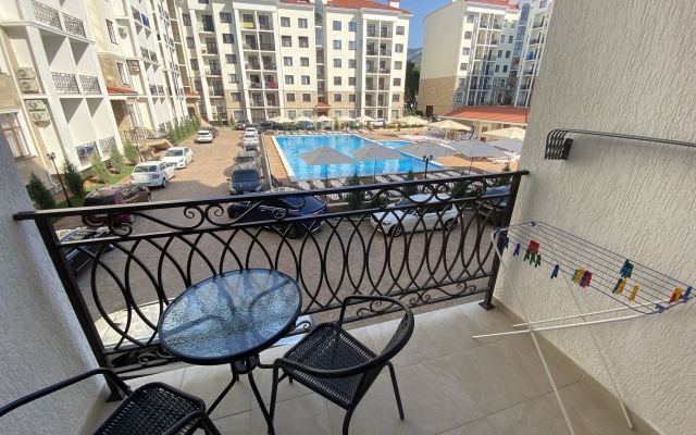 233 Mira 44lit6 Apartments