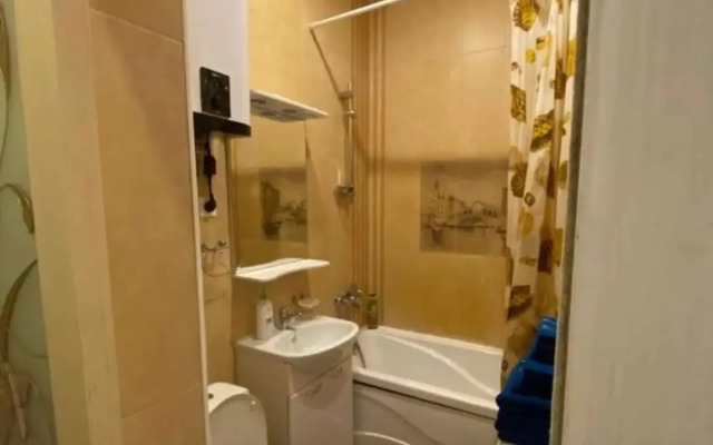 Na Ulitse Kharitonova 3 Flat