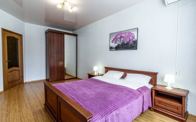 U parka Galitskogo Apart-Otelika na Vostochno-Kruglikovskoy Flat