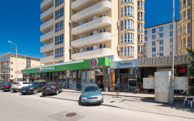 Ryadom S Morem I Parkom Apartments