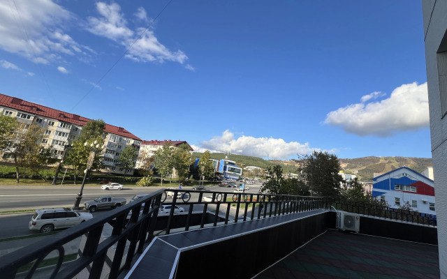 Na Ploschadi Pobedy Apartment