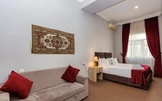 La Casa Old City Hotel