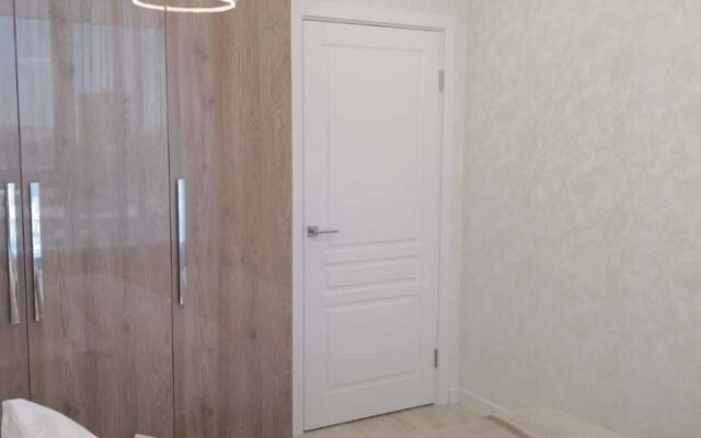 Na Bekhtereva 2B Flat