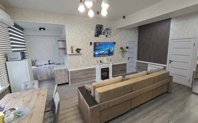 Na Krasnoy Armii 136/1 Apartments