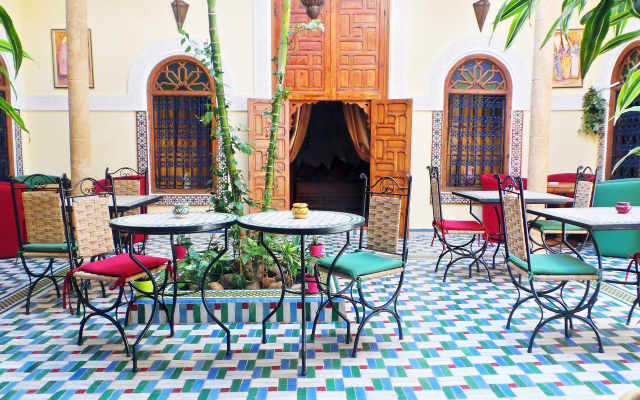 Отель Riad Darzouhour