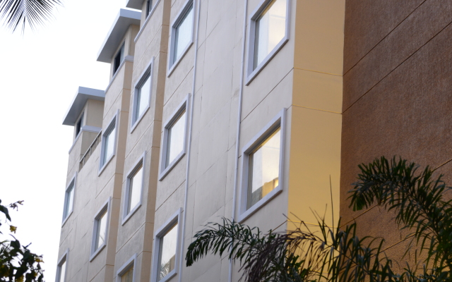 Blu Iris Hotel