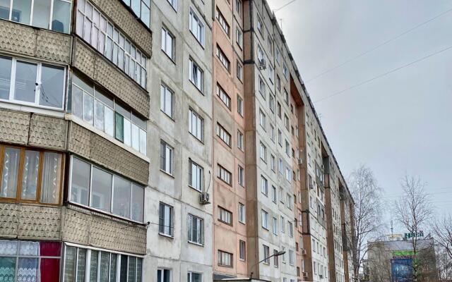 Bulvar Entuziastov 2 B Apartments