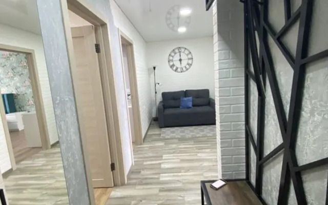 Квартира четырехкомнатная на Цюрупы, 84