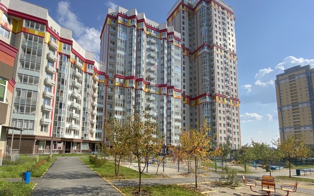 U Metro Chkalovskaya Apartments