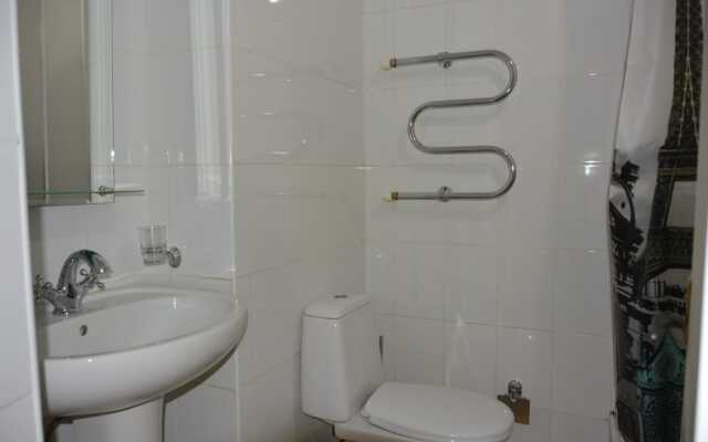 Hotel Crocus Dombay