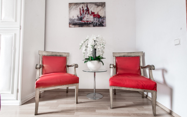 3-komnt. v samom tsentre Minska dlya 10 gostey Apartment