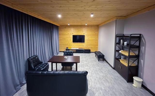 Rush Hotel