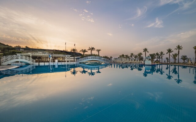 Acapulco Resort Convention SPA Hotel