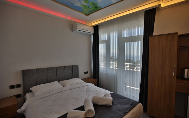 Black Pearly Hotel