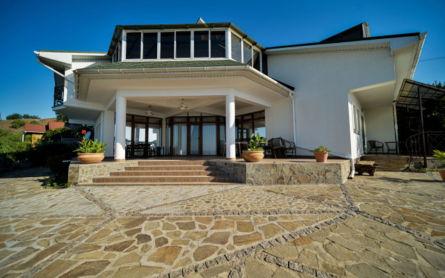 Solnechnyij Guest House