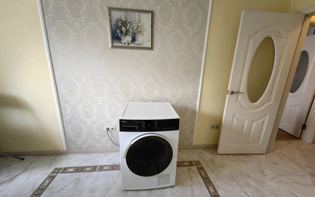 Uyutnaya 4k 120 kv.m. v Tsentre Goroda s Razmechenyem do 8 Gostei  Flat
