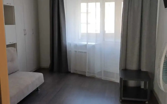Sovremennaya Kvartira Nedaleko Ot Aeroporta I Metro Flat