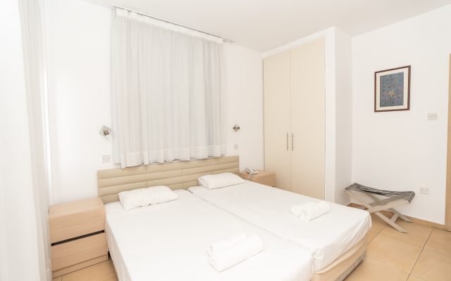 Flora Hotel Apartments