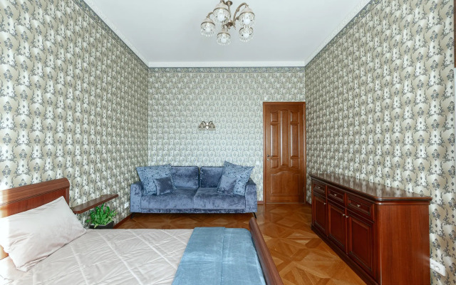 V Tsentre Sankt-Peterburga Flat