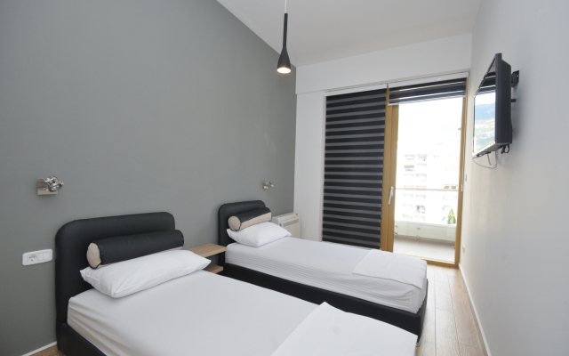 Sea Breeze LUX 1/4 Apartments