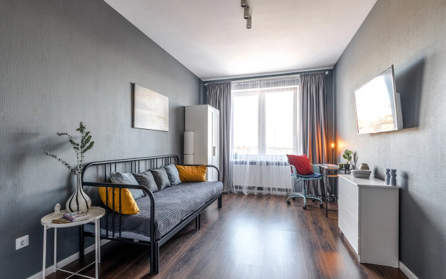 S balkonom i krasivym vidom u metro Apartments