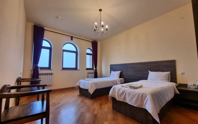 Vanatun Monastery Stay Hotel