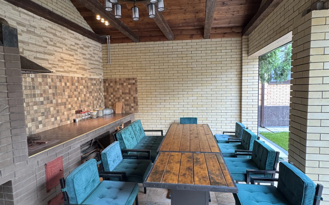 S Basseynom Private House