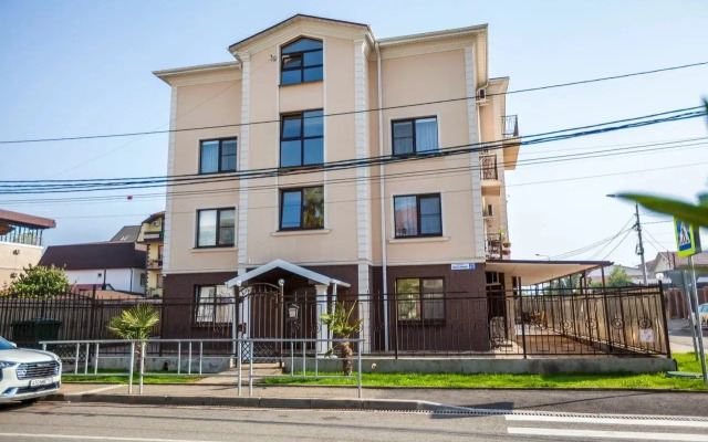 More Rooms na Marsovom Apartment