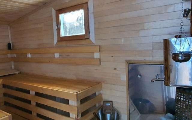 V Kottedzhnom Poselke Izumrudnye Kholmy Private house
