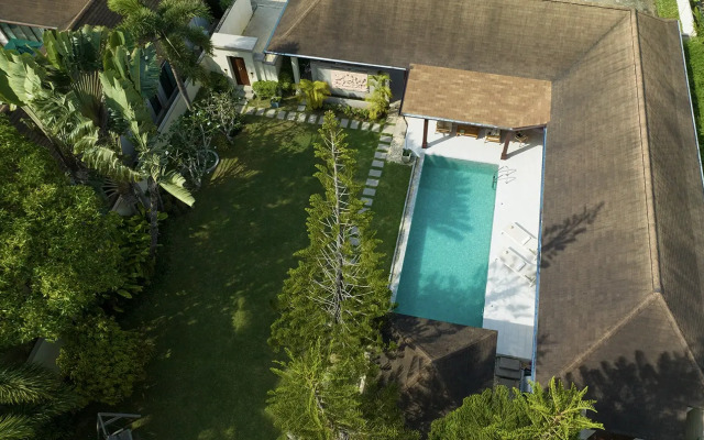 Emilia 3BR Private Pool Naiharn Villa