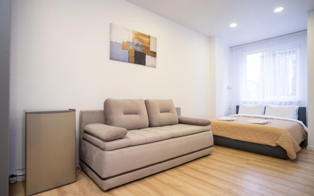 Red Apartments Art Layt Veber Apartments