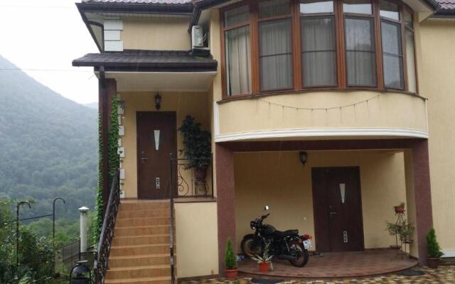 Gornaya Lavanda v sele Monastyr Guest House