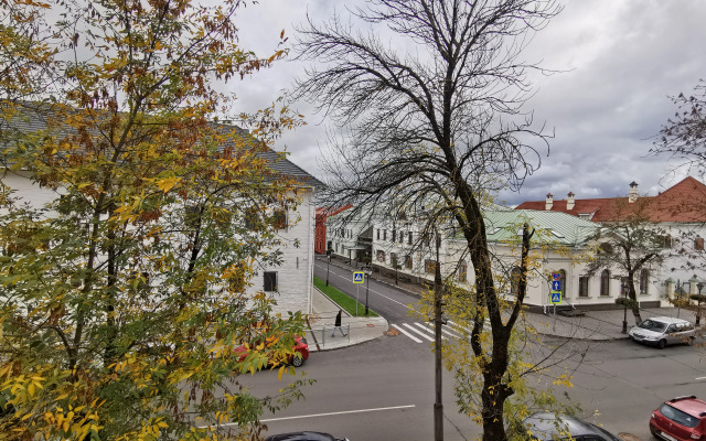 V Tsentre U Pogankinykh  I Menshikovykh Palat Flat
