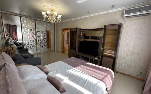 Apartamenty Roskoshnaya Kvartira Zhk"oktyabryskiy" Apartments