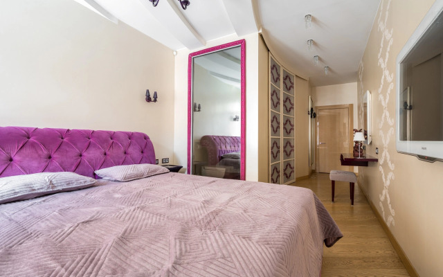 Квартира SpbMain СпбМэйн на наб. реки Карповки